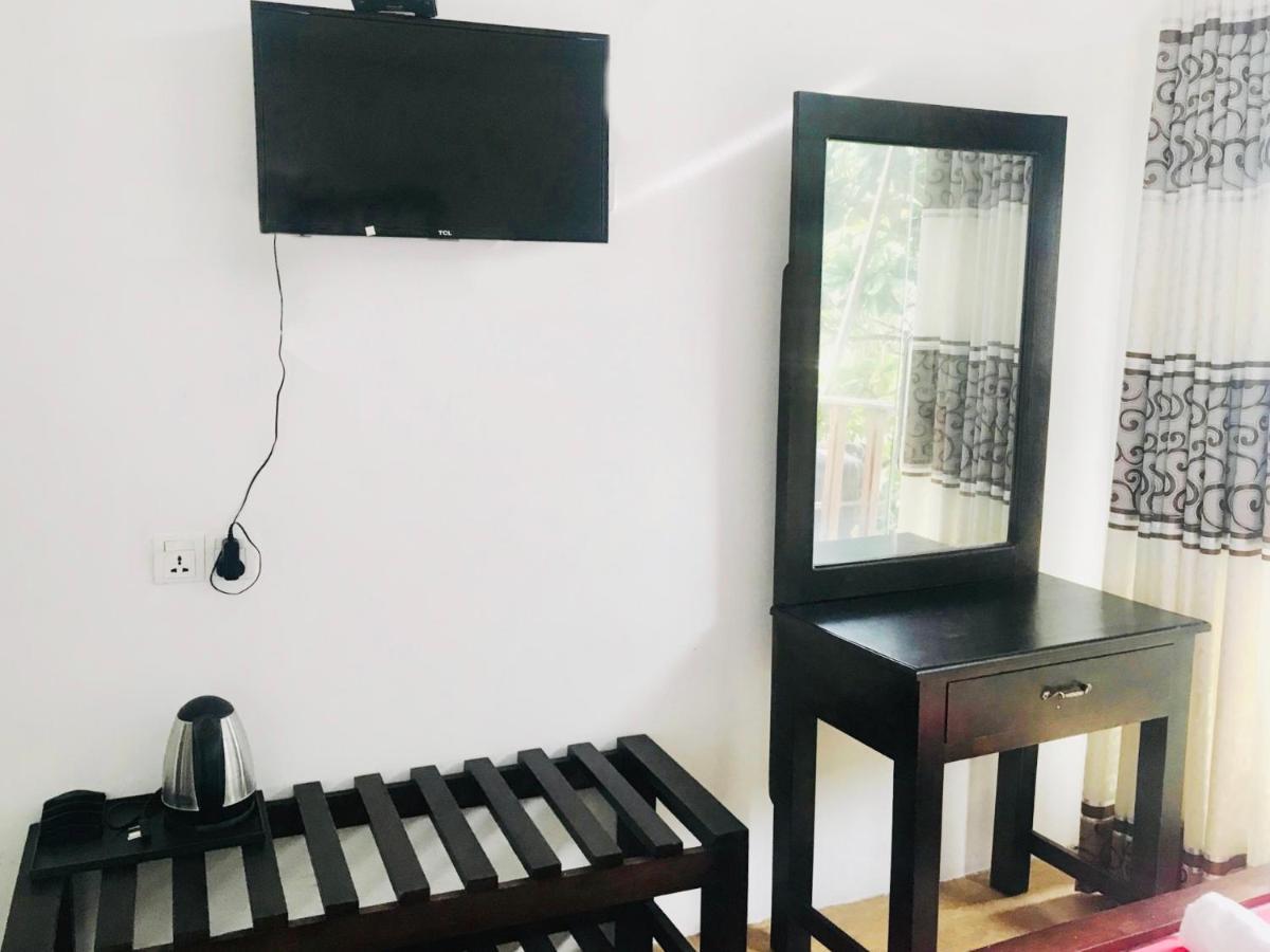 Sea Beach Resort Negombo Exterior foto