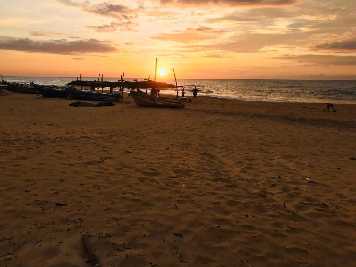 Sea Beach Resort Negombo Exterior foto
